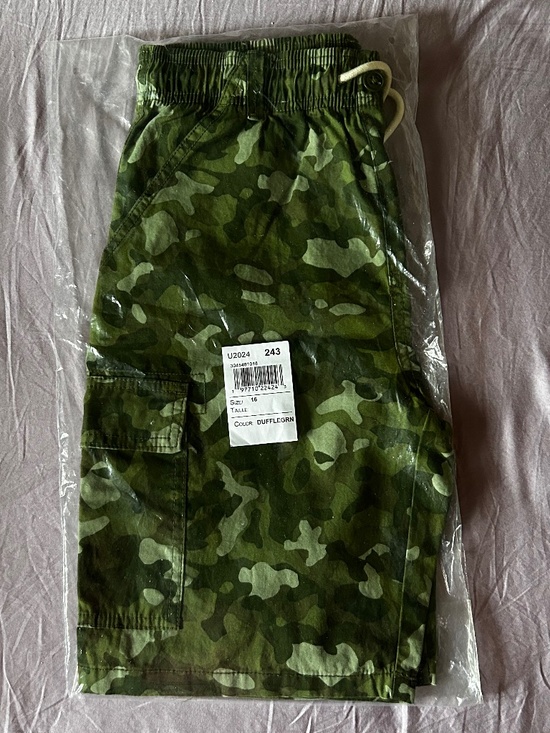 Place Other - NWT Boys Camo Pull On Cargo Shorts